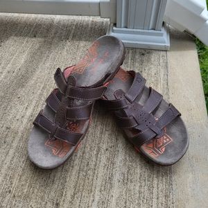 Merrell size 8 sandals